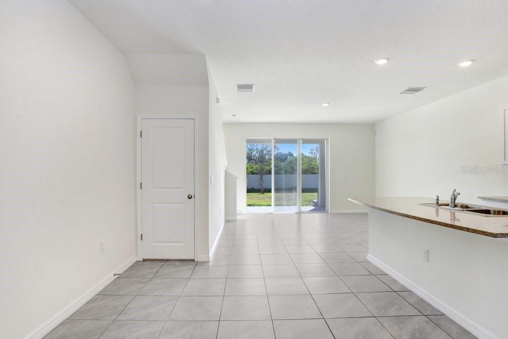 366 MANGROVE SHADE CIRCLE, APOLLO BEACH, FL — photo 4 of 30