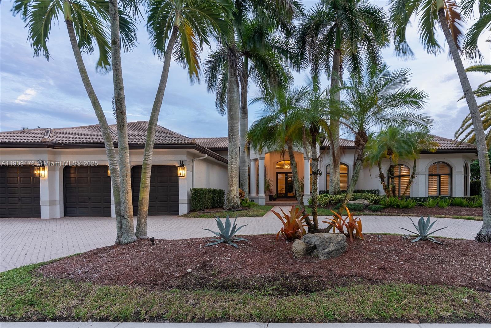 2546 Sanctuary Dr, Weston FL 33327