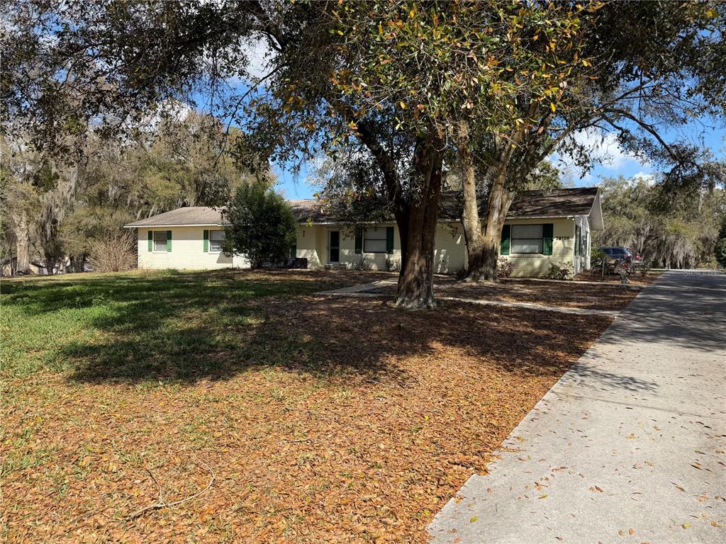 39106 GRAYS AIRPORT ROAD