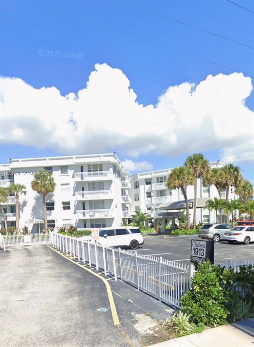 1913 S Ocean Dr # 109, Hallandale Beach FL 33009