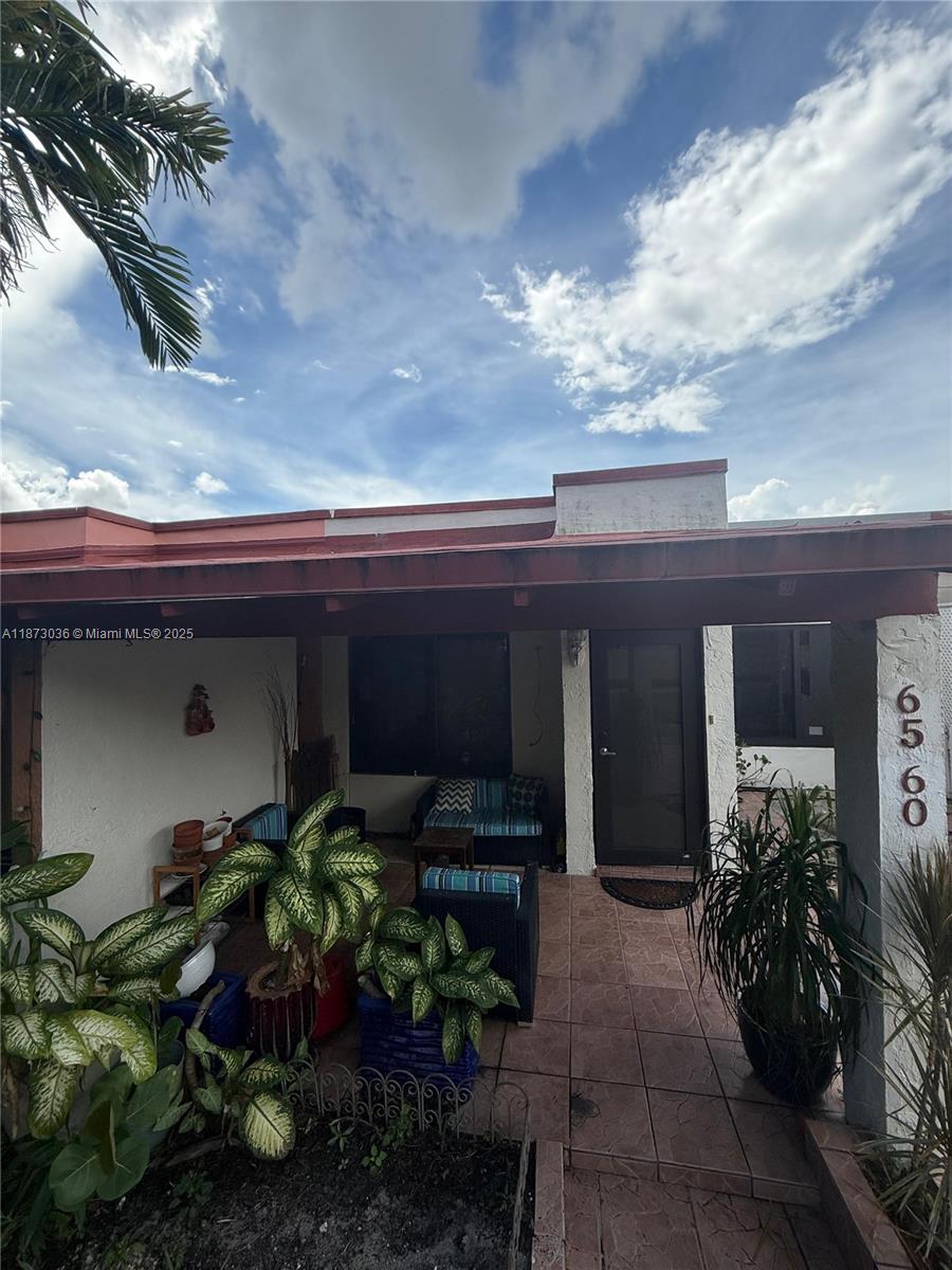 6560 W 2nd Ct # 15, Hialeah FL 33012