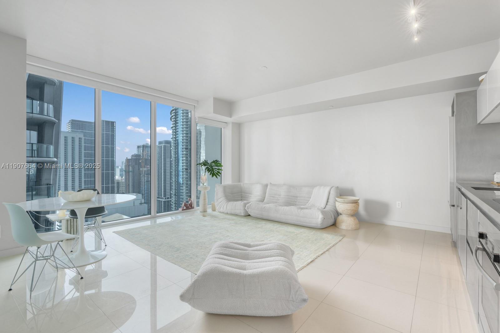 1040 Biscayne Blvd # 2908, Miami FL 33132