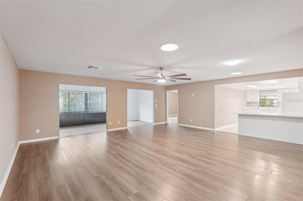 2529 LANCASTER DRIVE, SUN CITY CENTER, FL — photo 4 of 30