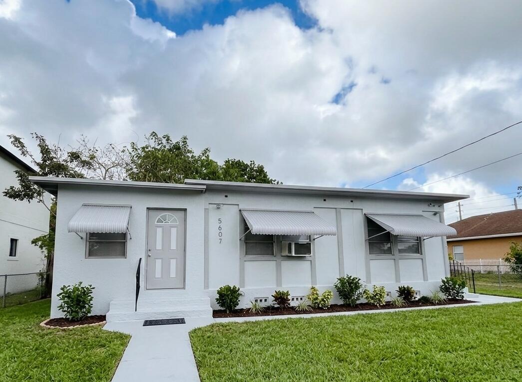 5607 Polk Street, Hollywood FL 33021