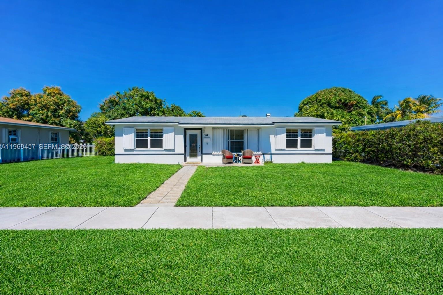 541 NW 193rd St, Miami Gardens FL 33169