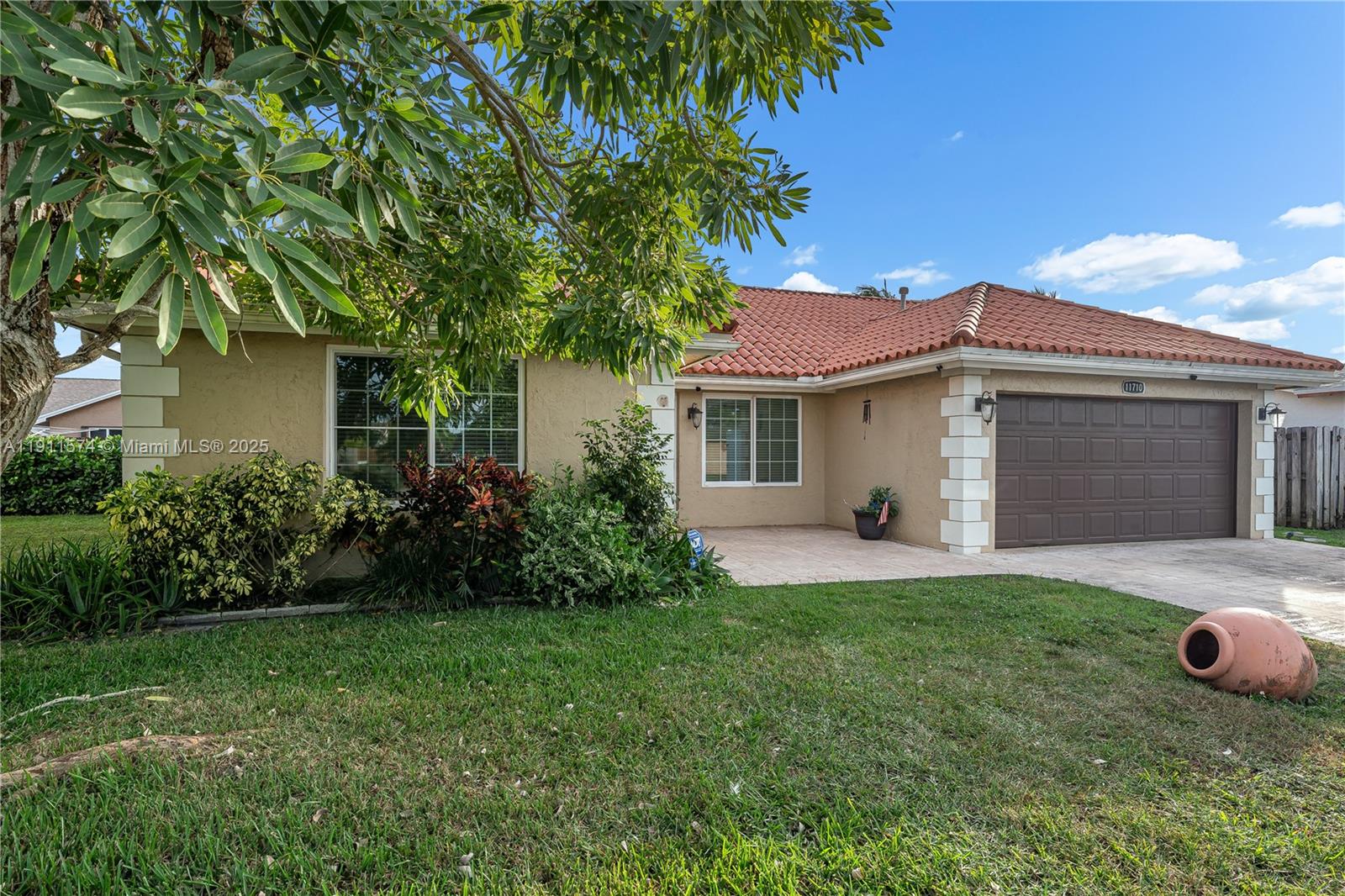 11710 NW 41st St, Sunrise FL 33323