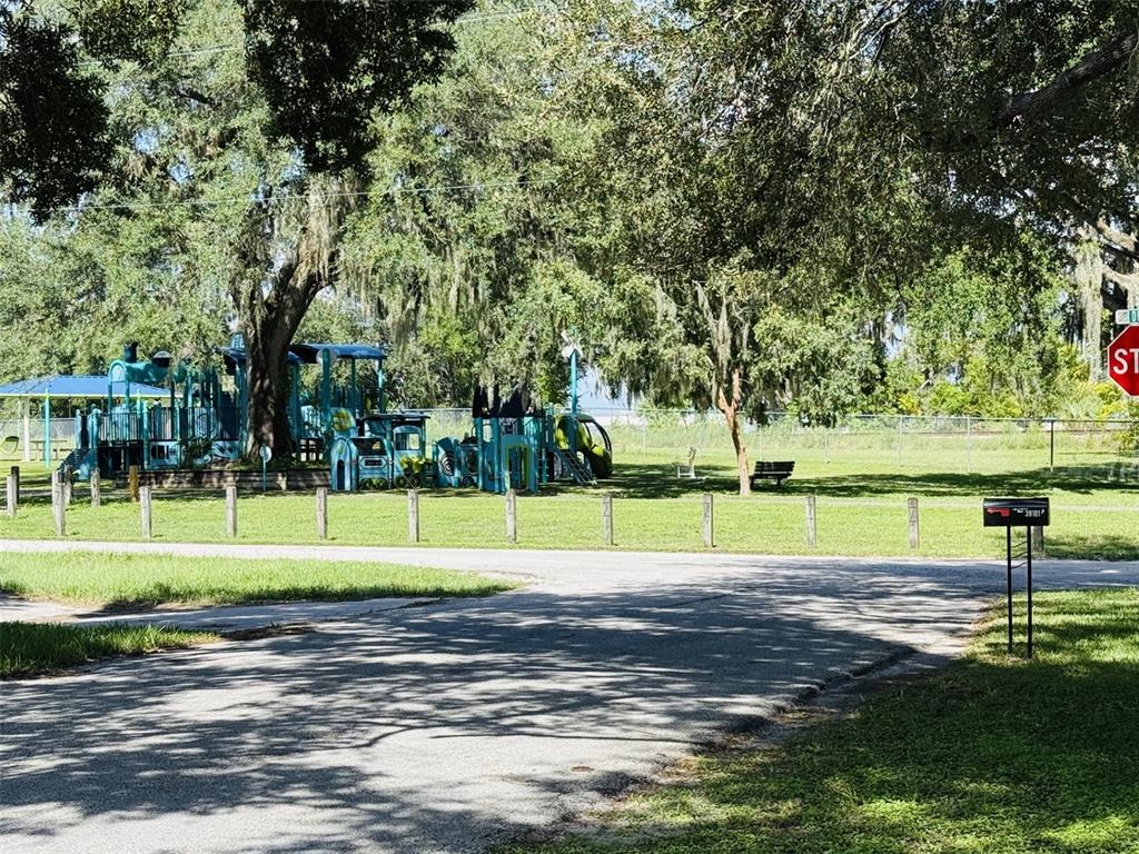 39048 BLUE JAY AVENUE, ZEPHYRHILLS, FL — photo 4 of 30