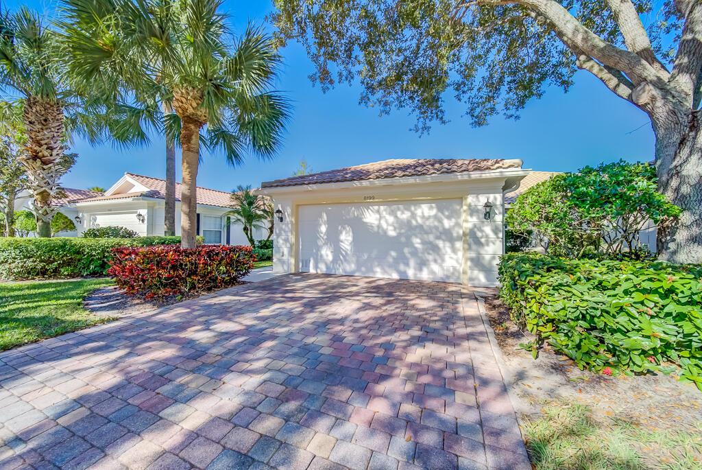 8199 Saint Johns Court, Wellington FL 33414