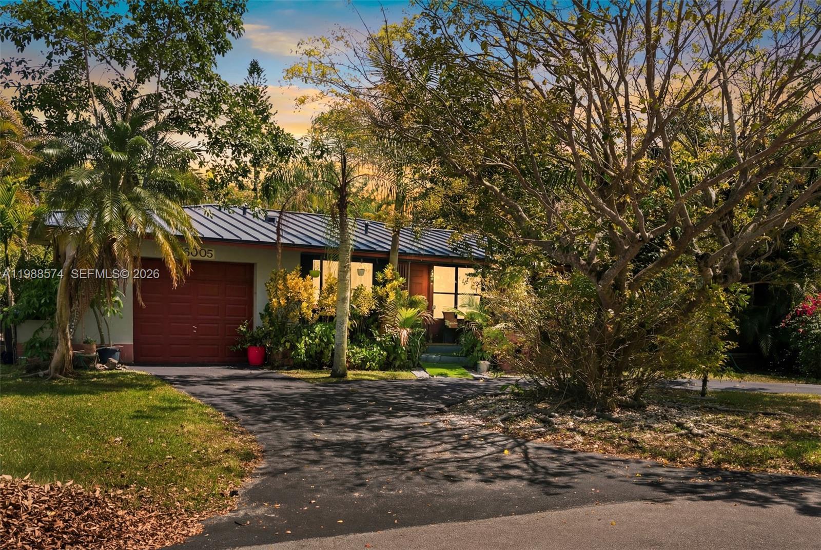 6005 SW 64th Pl, South Miami FL 33143