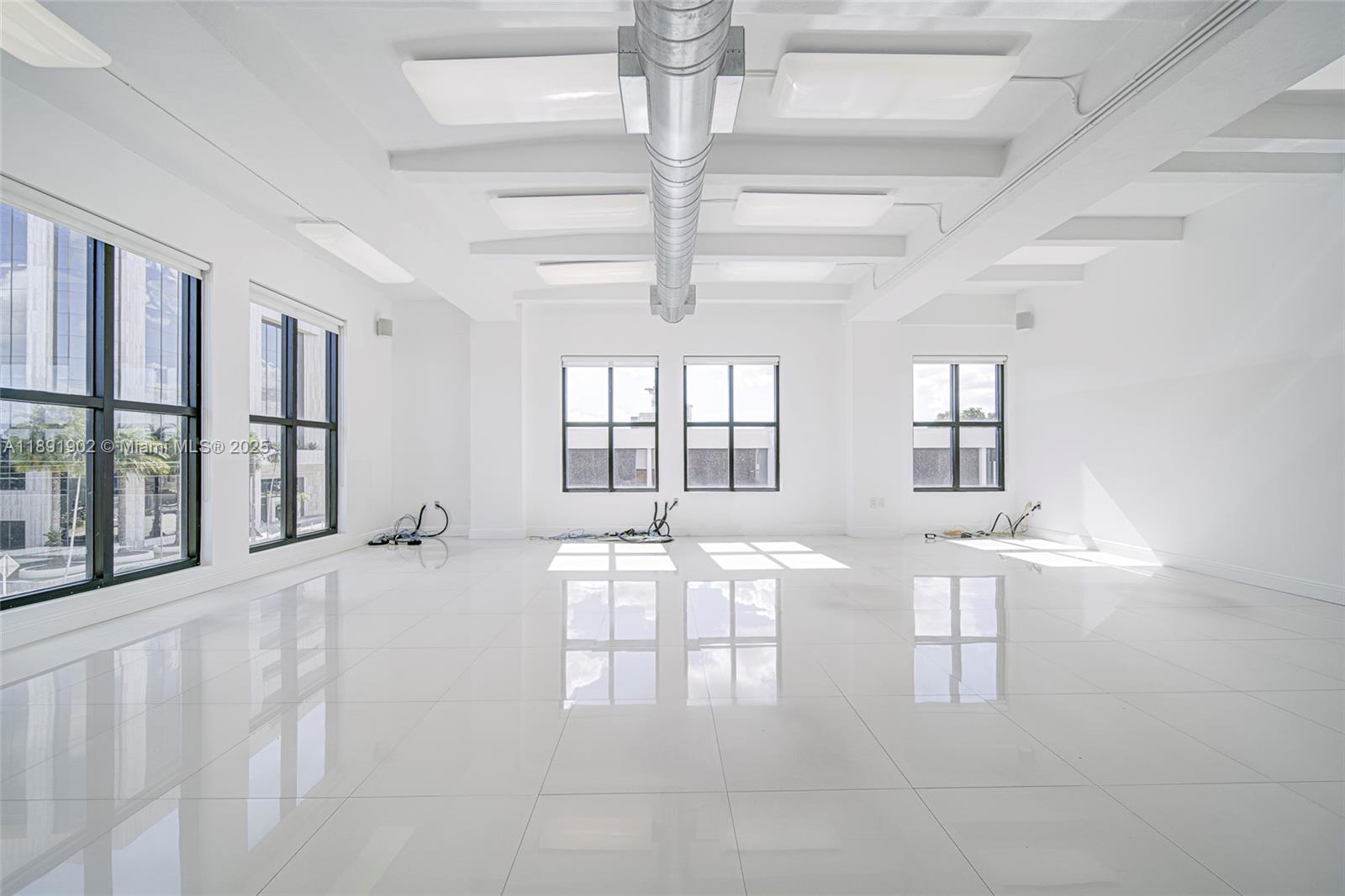814 Ponce De Leon Blvd # 304, Coral Gables FL 33134