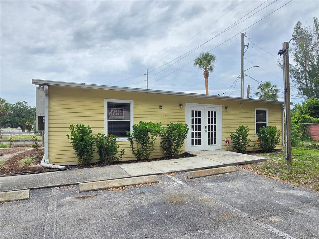 7901 N NEBRASKA AVENUE UNIT 100