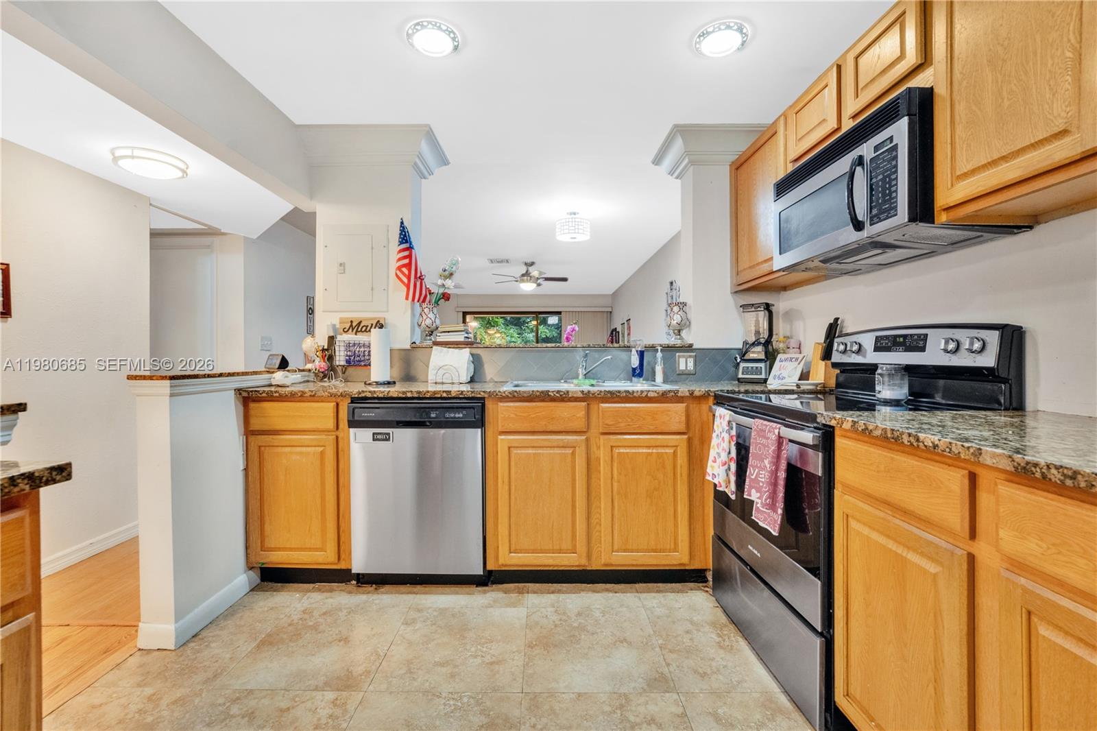 3777 NW 78th Ave # 15G, Davie FL 33024