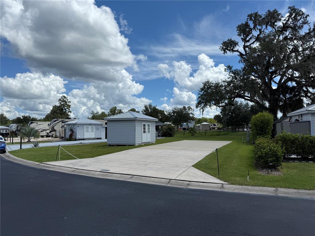 10264 NE 28TH LOOP, SILVER SPRINGS, FL — photo 3 of 30