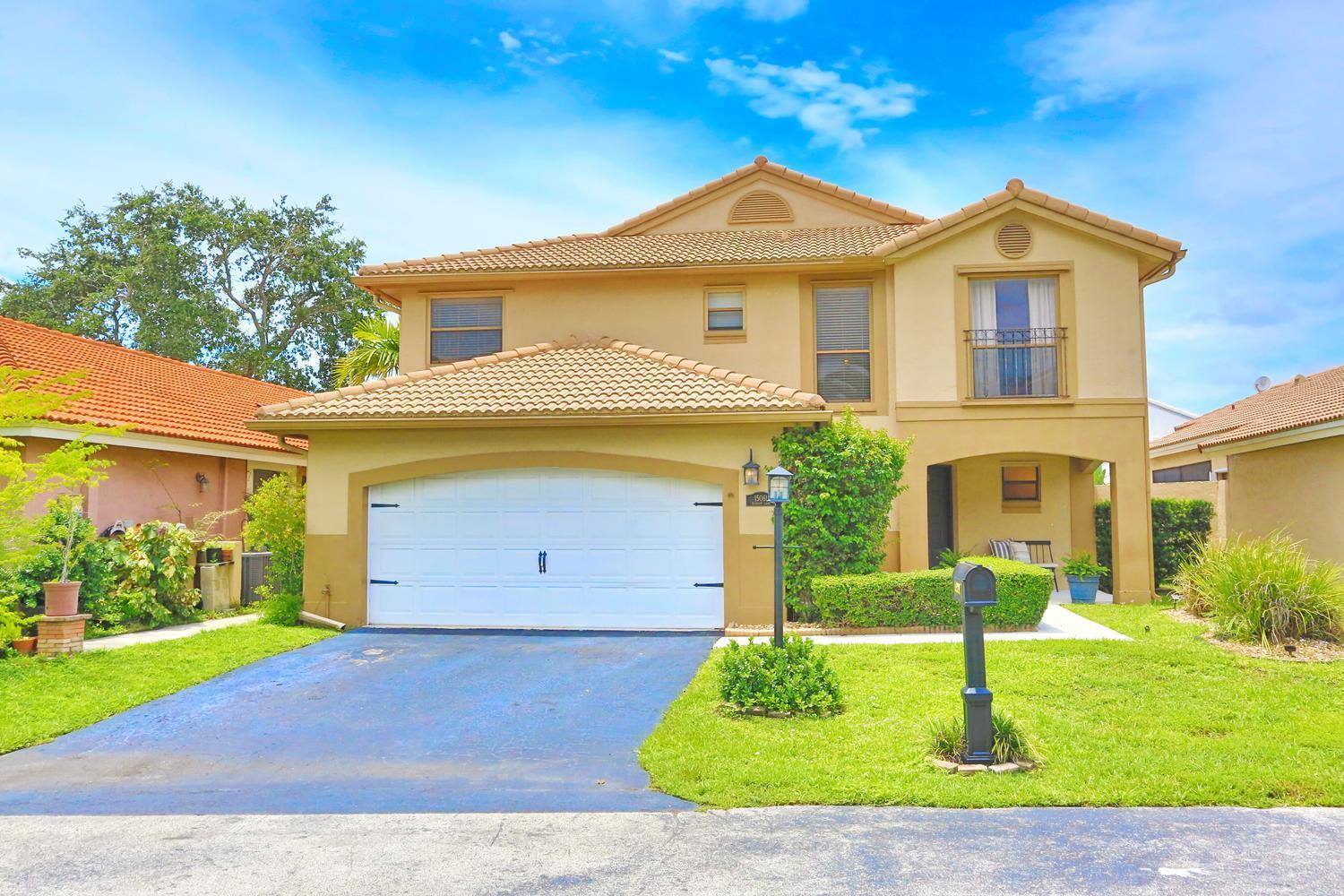 15061 Durham Lane, Davie FL 33331