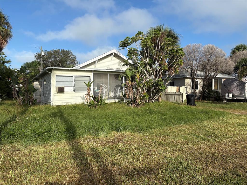 946 LANTANA AVENUE