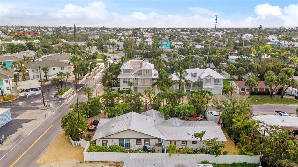 201 54TH STREET, HOLMES BEACH, FL — photo 4 of 30