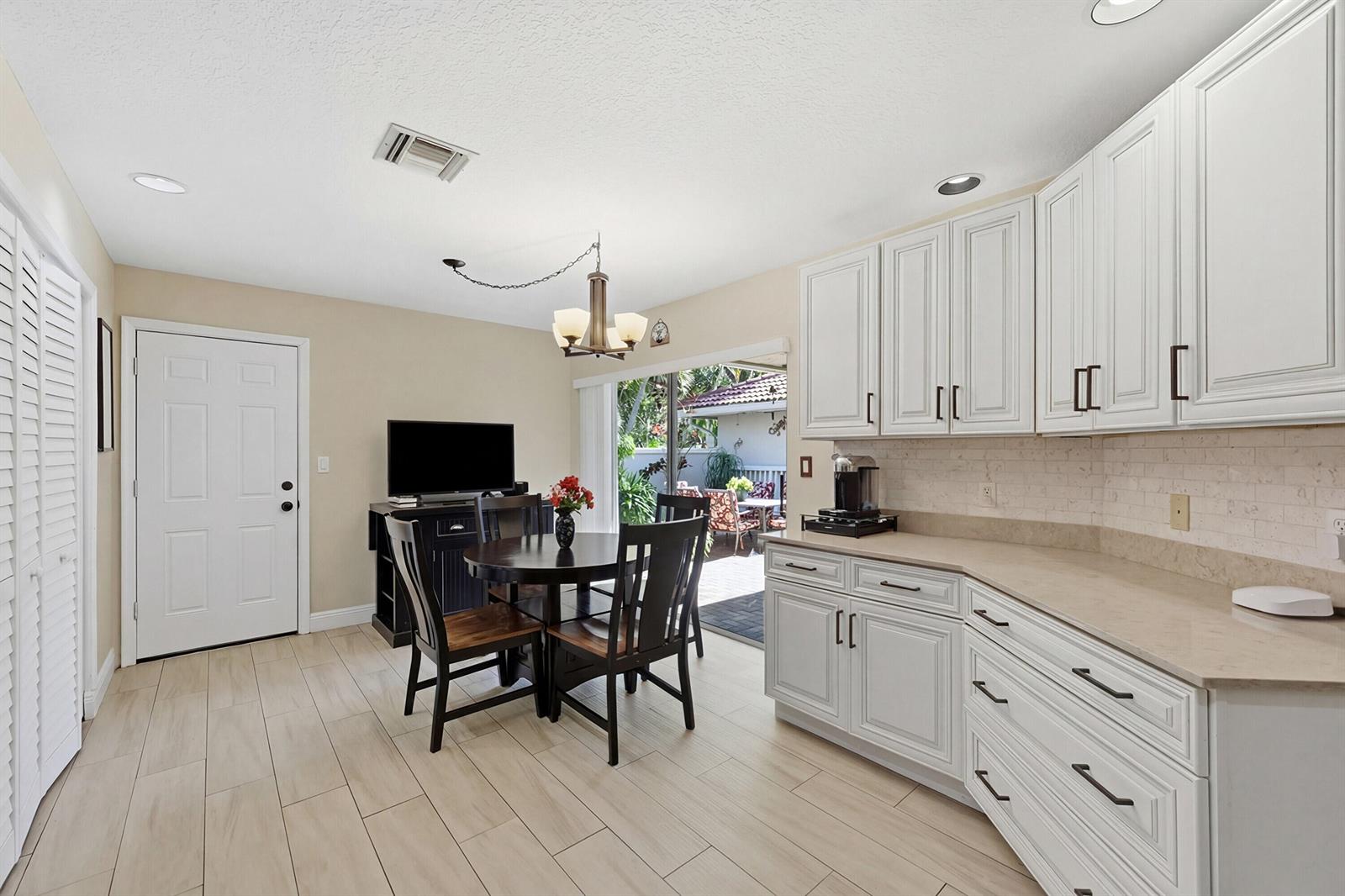 4115 Carriage Drive # P2, Pompano Beach FL 33069