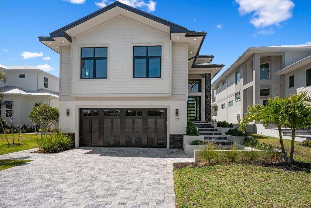 527 VENICE LANE