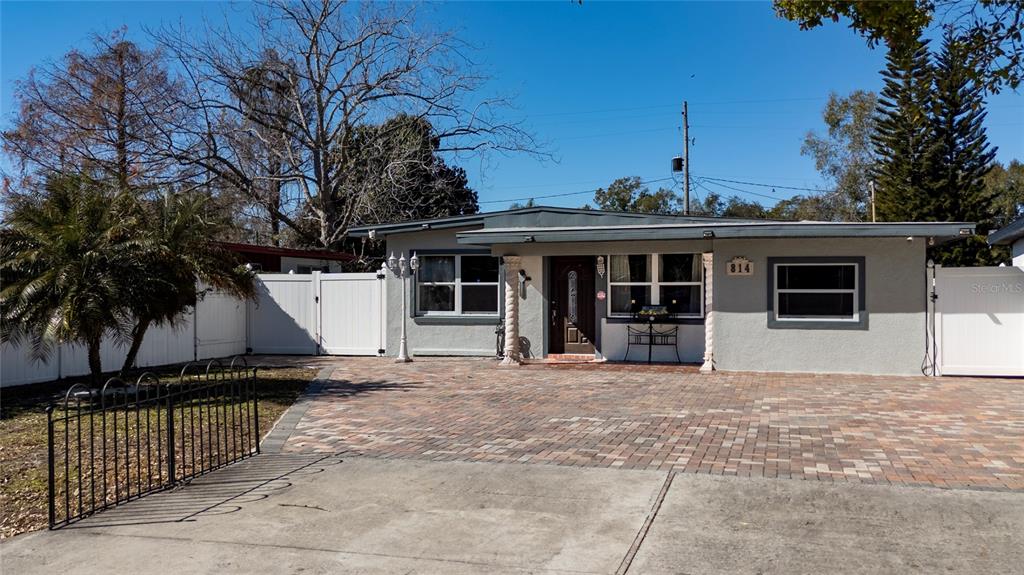 814 IRWIN DRIVE