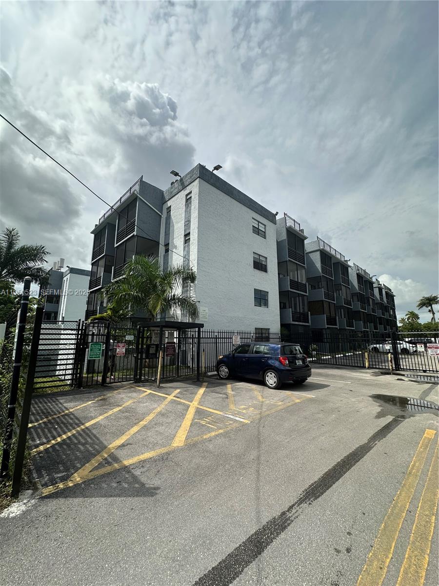 13500 NE 3rd Ct # 408, North Miami FL 33161