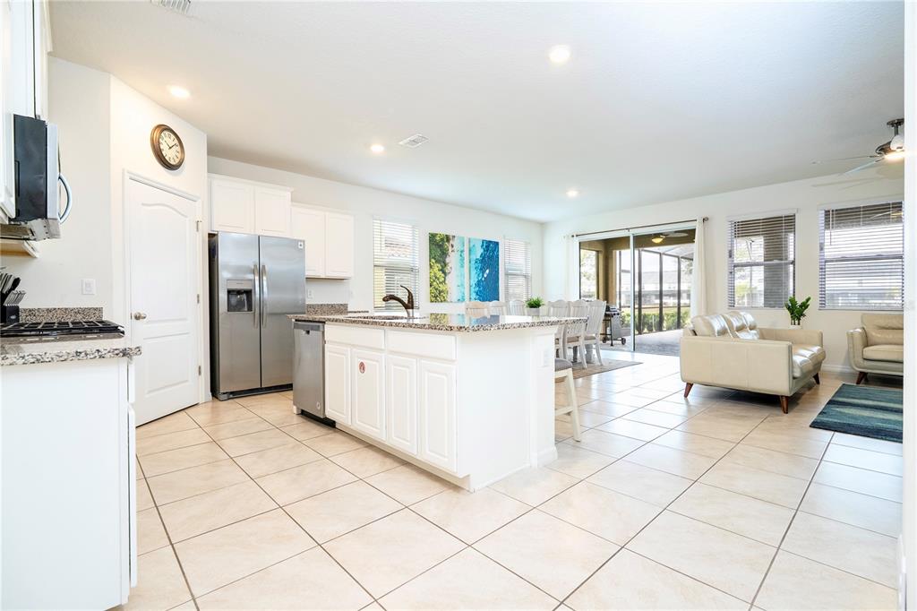 7560 OAKMOSS LOOP, DAVENPORT, FL — photo 4 of 30