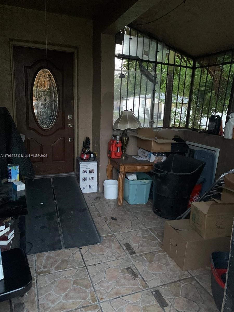 1253 NW 44th St, Miami FL 33142