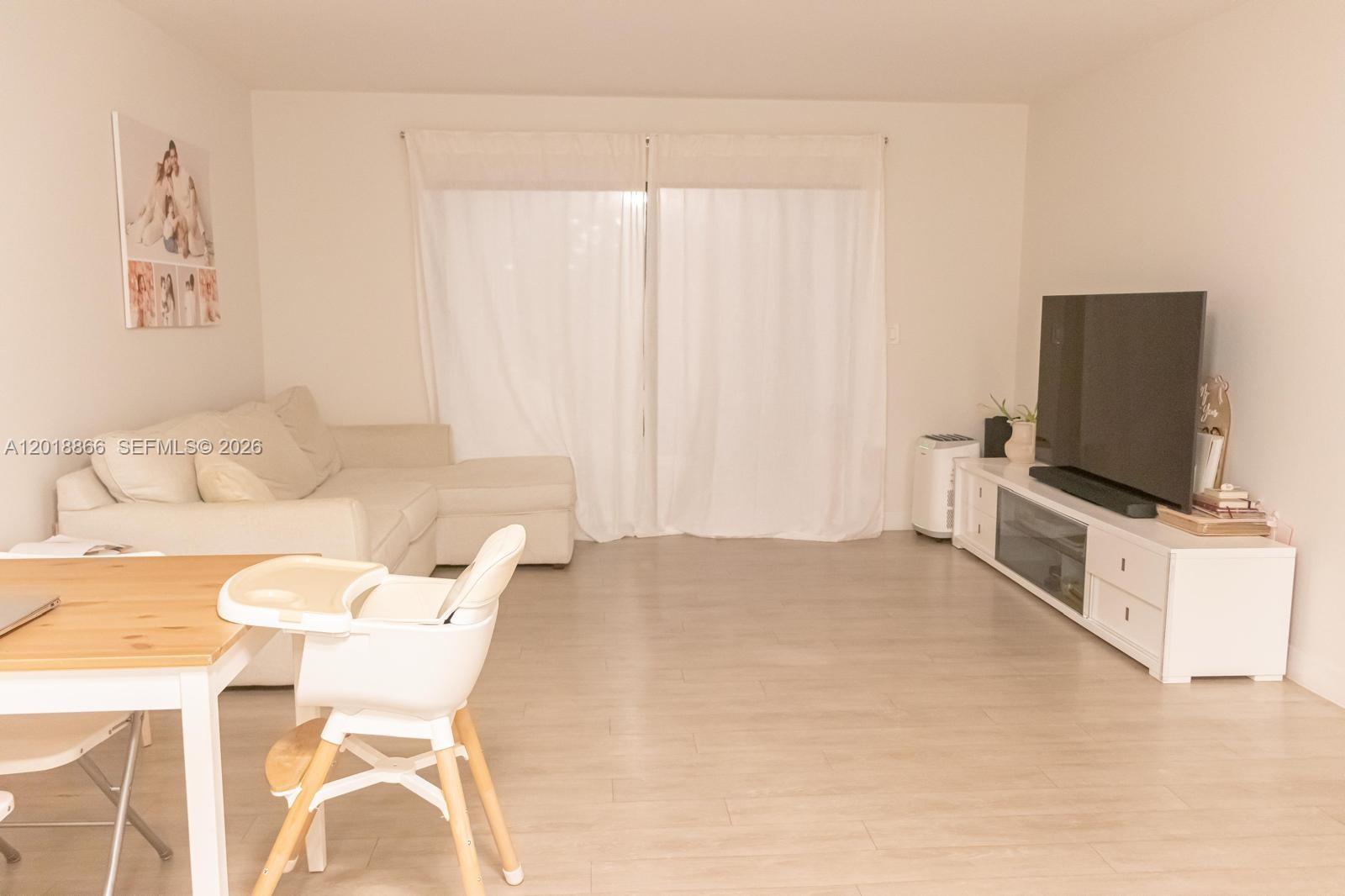 2200 S Cypress Bend Dr # 204, Pompano Beach FL 33069