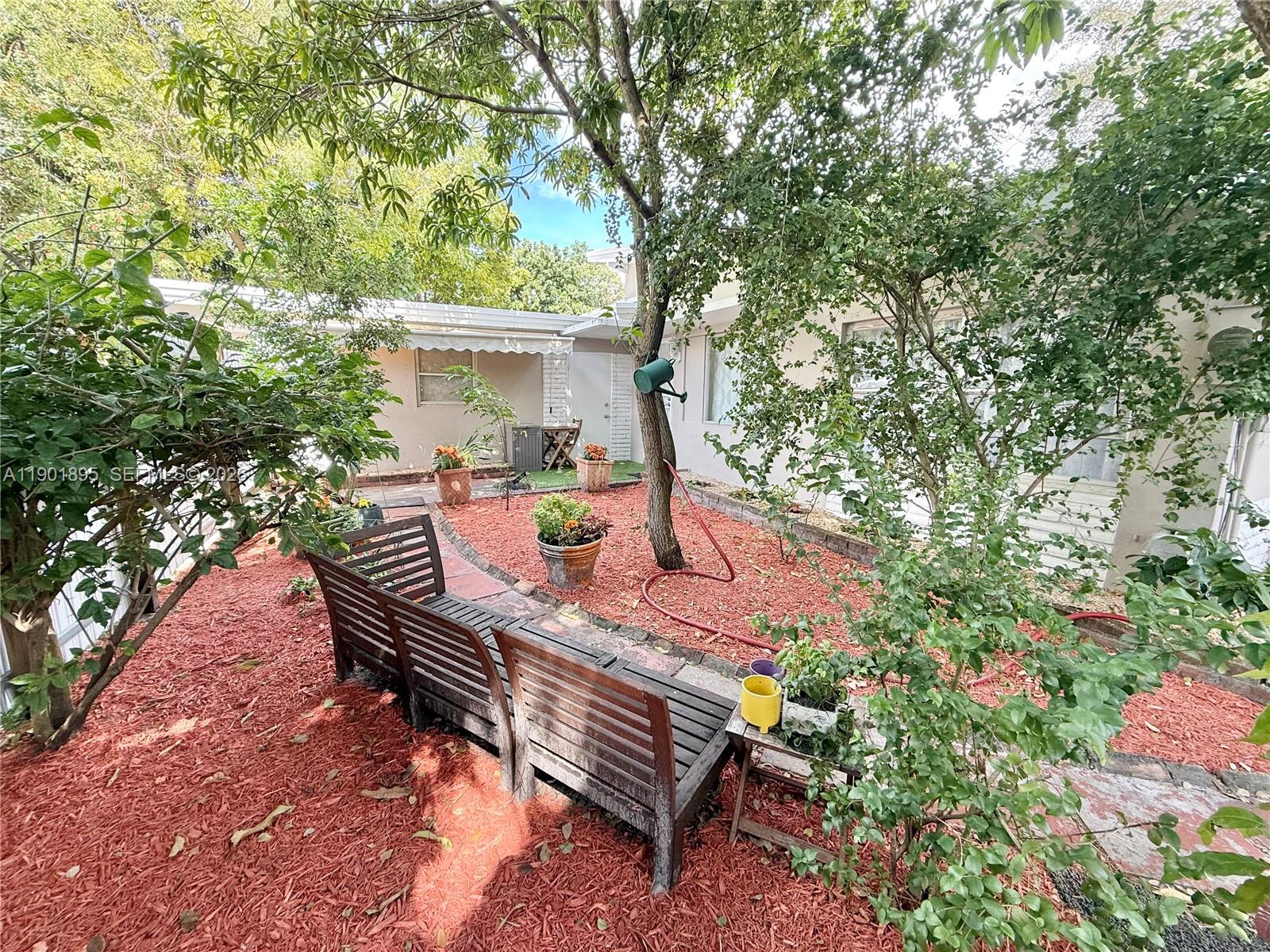 917 N 26th Ave, Hollywood FL 33020