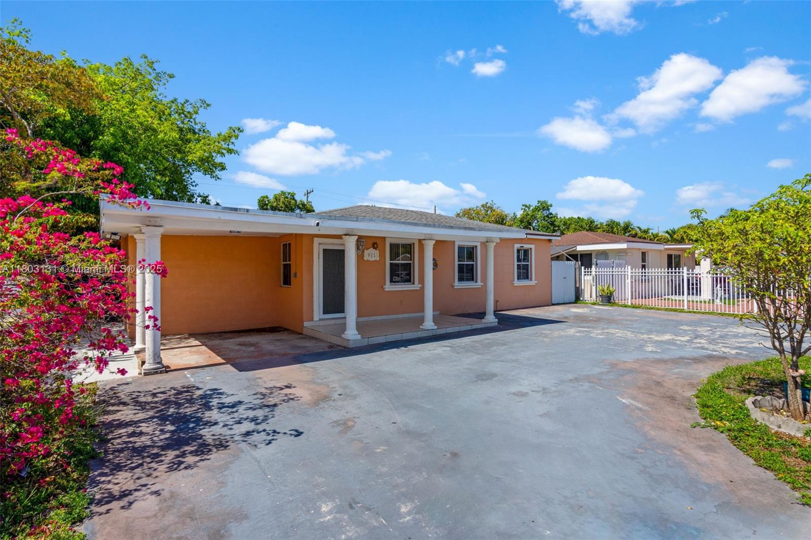 911 E 32nd St, Hialeah FL 33013