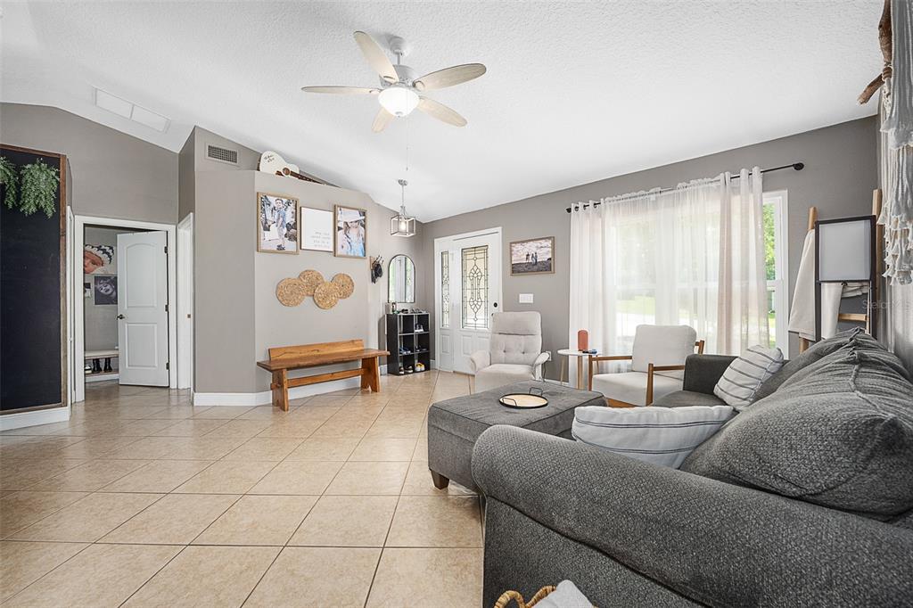 981 LAUREL OAKS LANE, ORANGE CITY, FL — photo 5 of 26