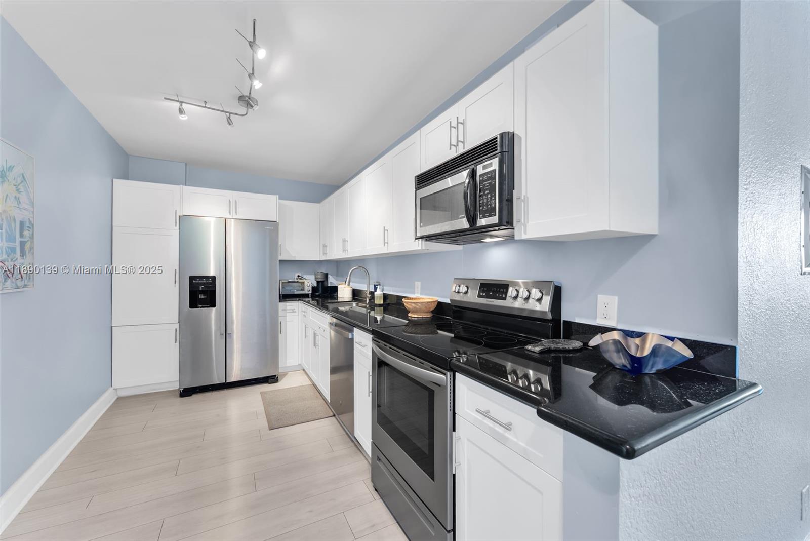 401 69th St # 1606, Miami Beach FL 33141