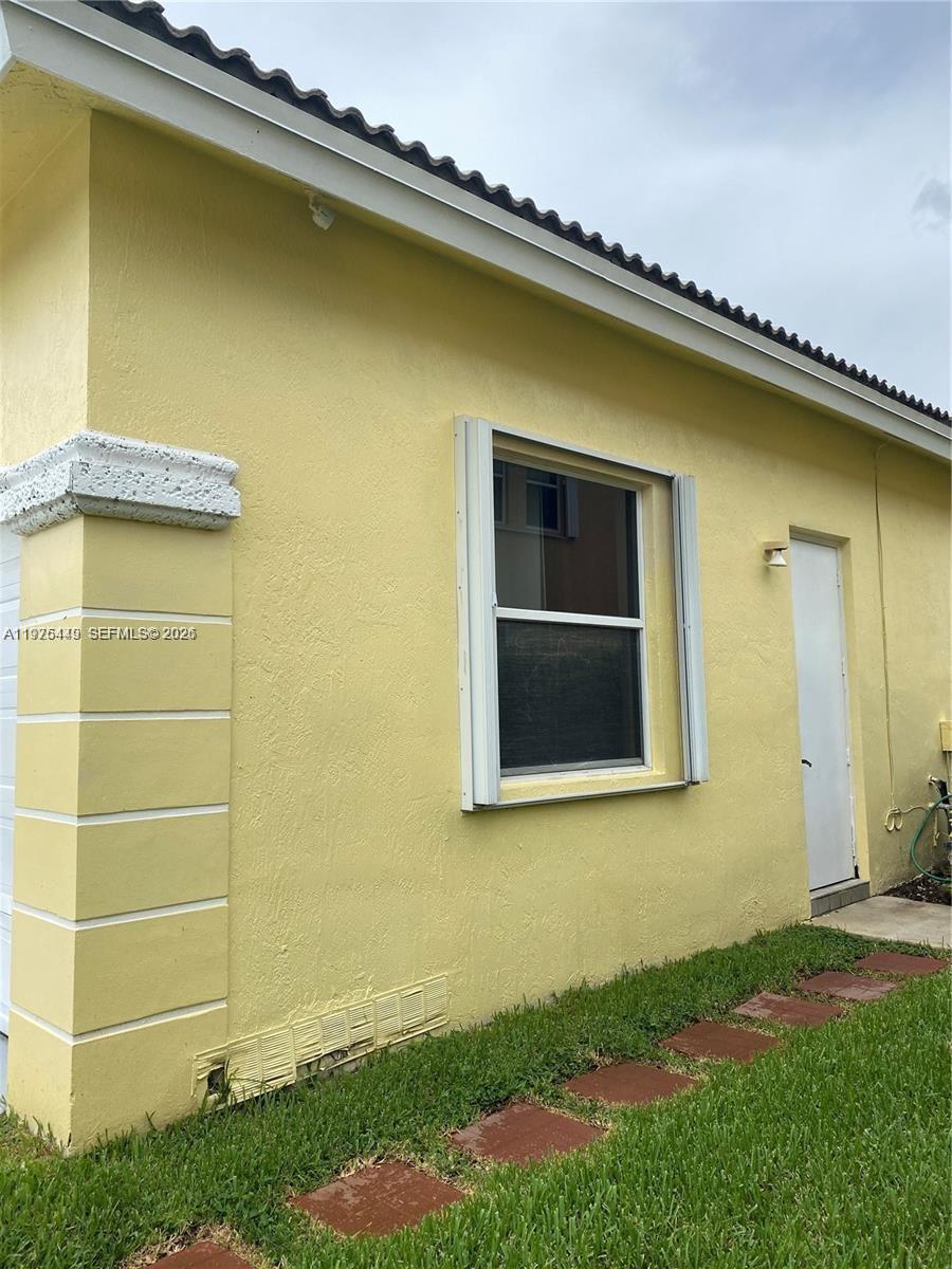 PEMBROKE PINES, FL — photo 2 of 9