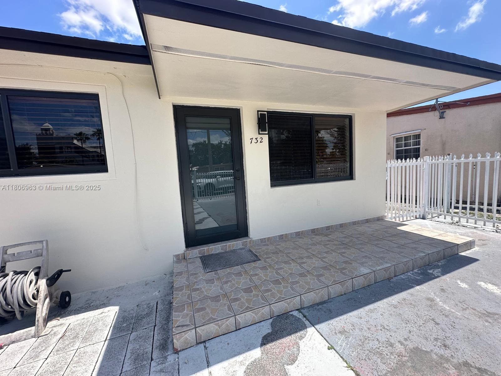 732 Burlington St, Opa-Locka FL 33054