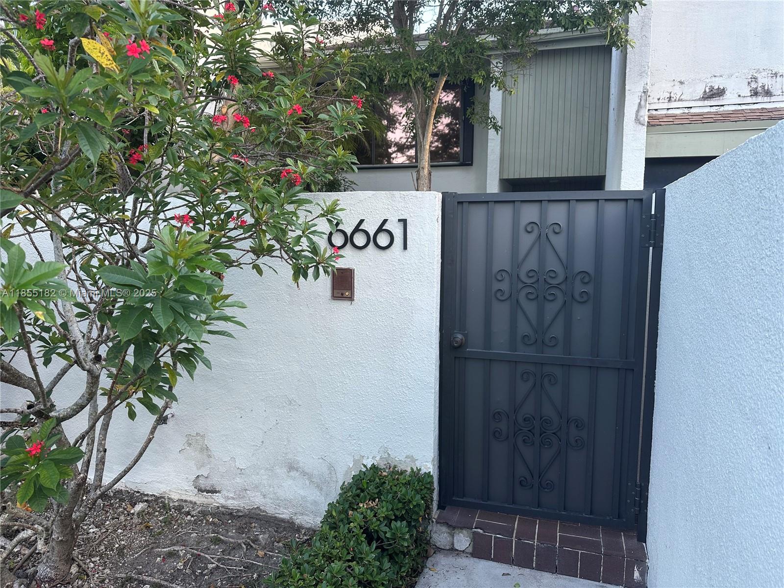 6661 SW 72nd St # 35, South Miami FL 33143