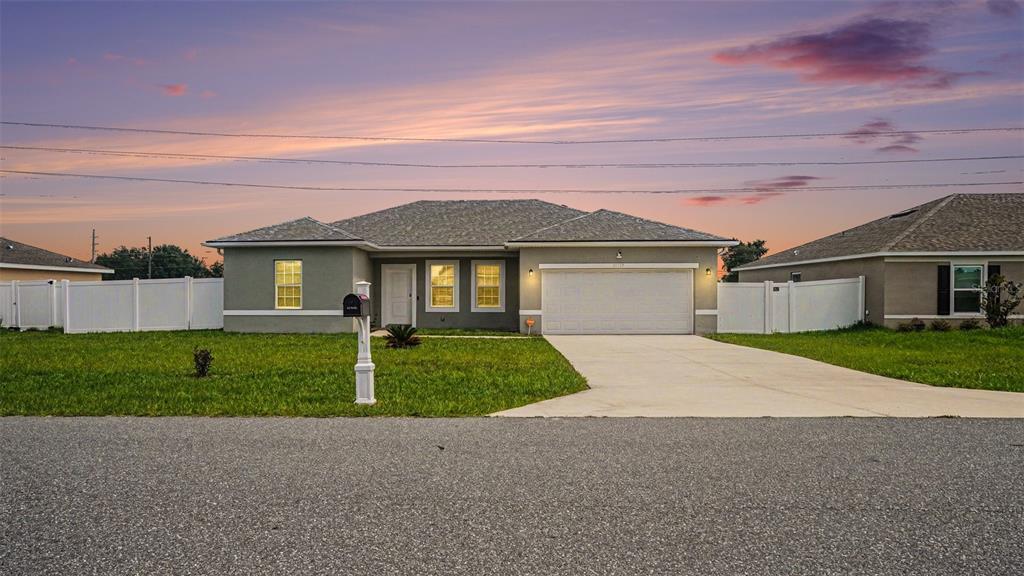 13537 SW 47TH CIRCLE