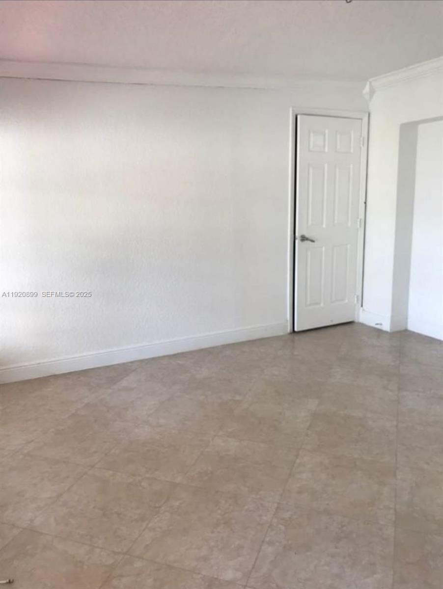 621 E 39th St, Hialeah FL 33013, HIALEAH, FL — photo 3 of 9