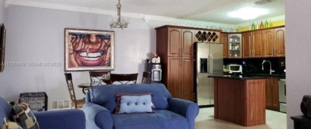621 E 39th St, Hialeah FL 33013, HIALEAH, FL — photo 4 of 9
