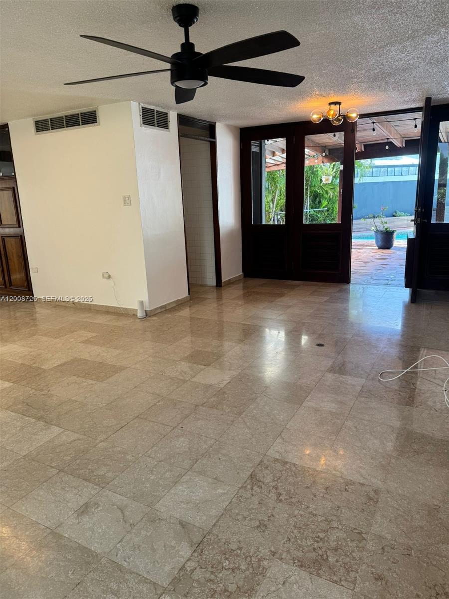 PR — photo 3 of 18