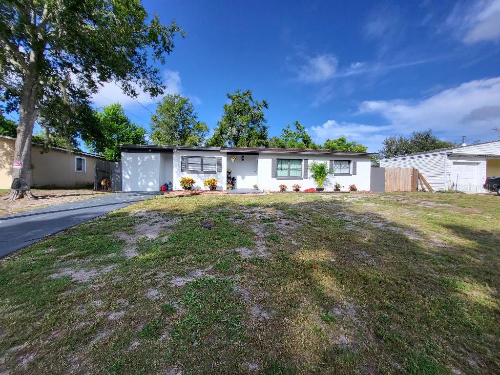 995 EMERALD DRIVE, MOUNT DORA, FL — photo 2 of 30