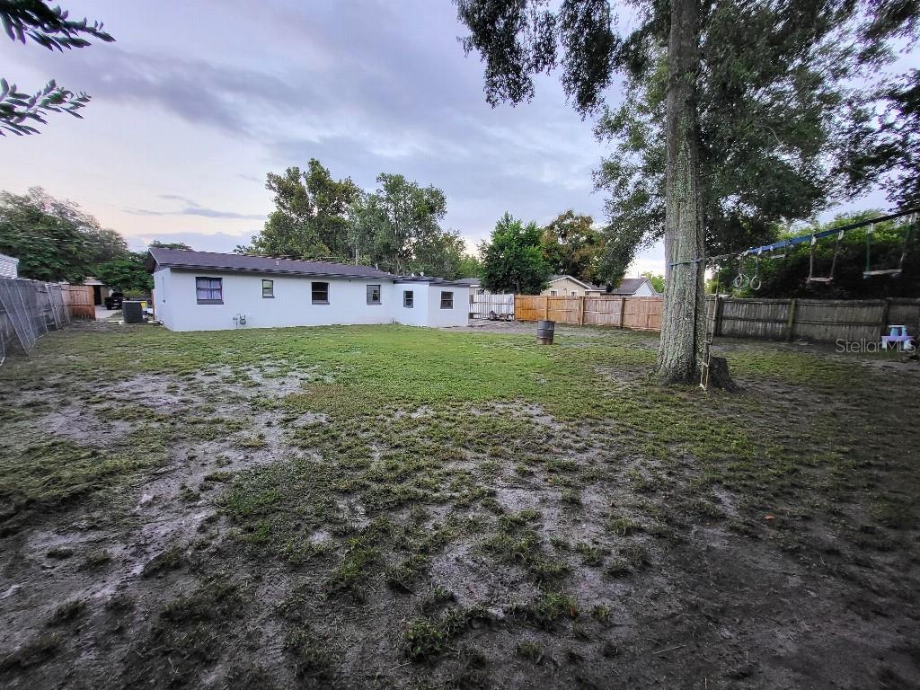 995 EMERALD DRIVE, MOUNT DORA, FL — photo 4 of 30