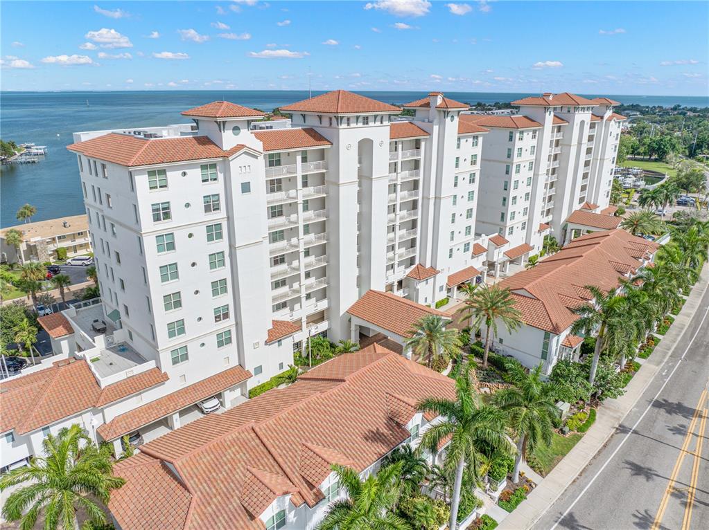 1325 SNELL ISLE BOULEVARD NE UNIT 812