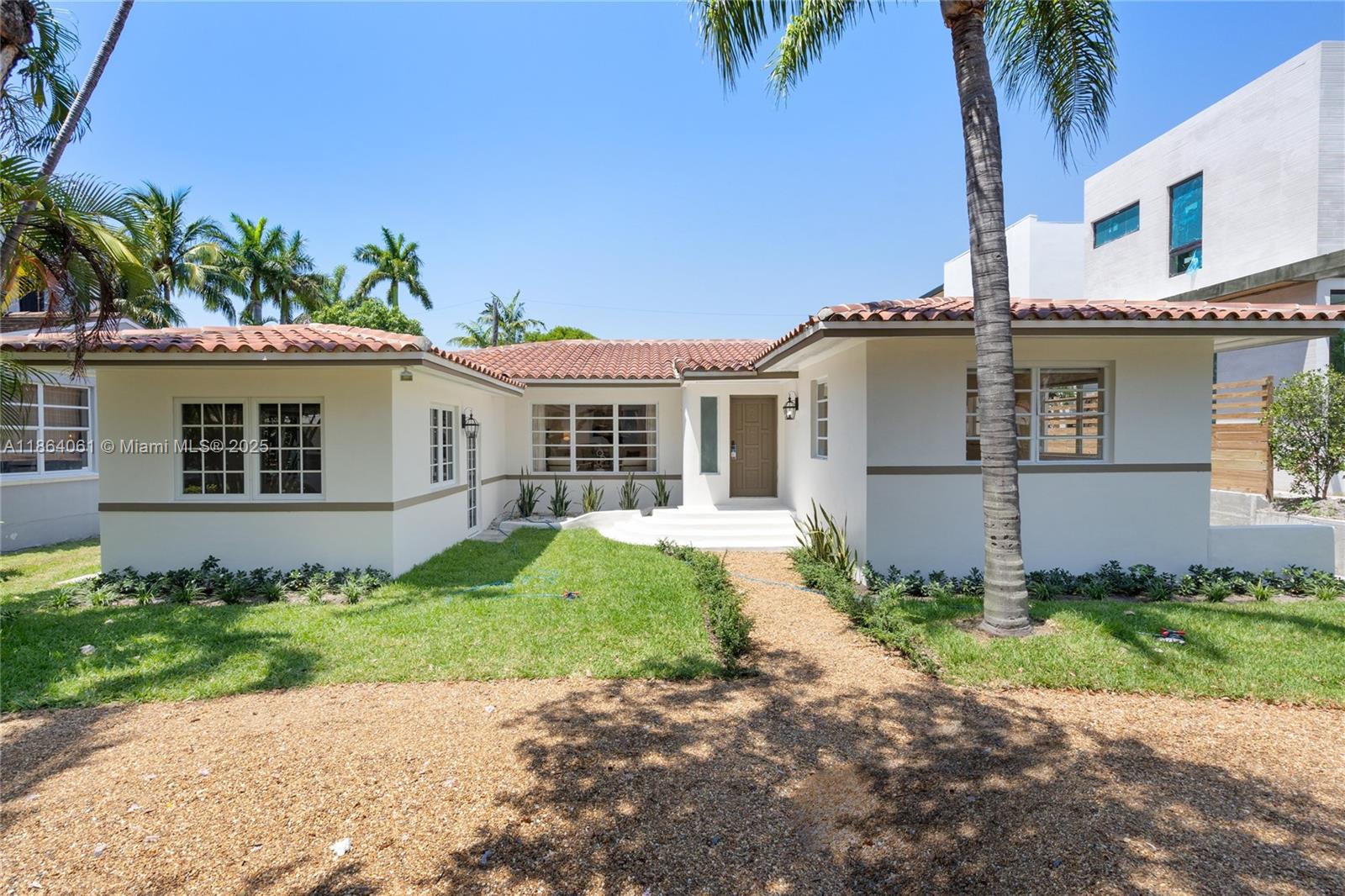 1033 W 47th St, Miami Beach FL 33140