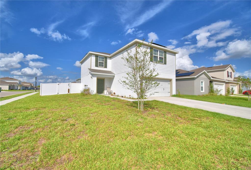 1533 MAJESTIC LANE