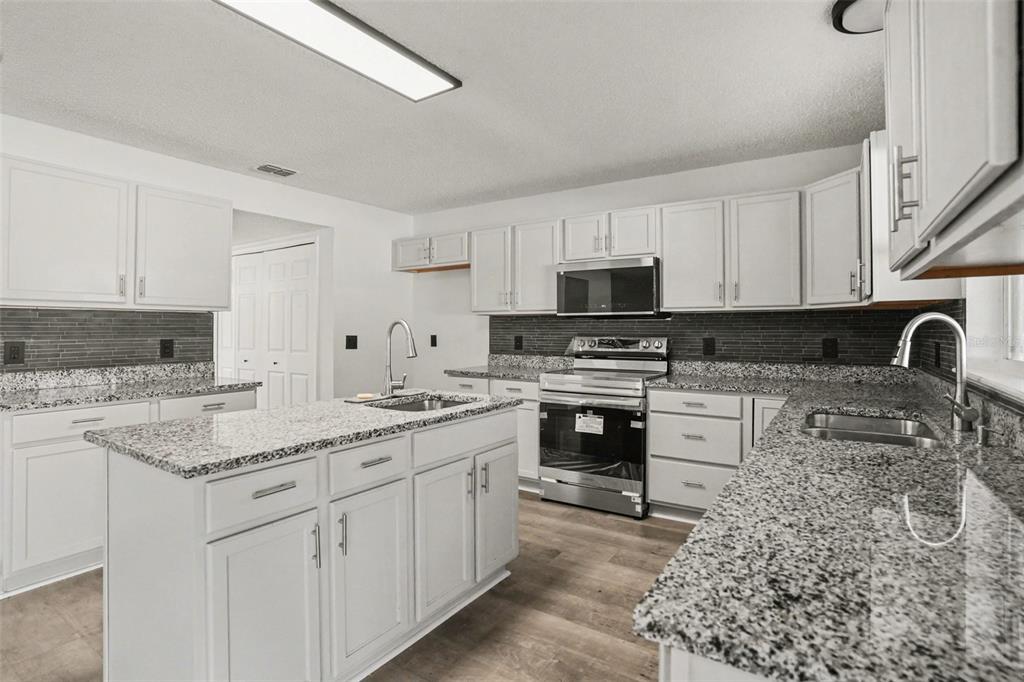 10317 FROG POND DRIVE, RIVERVIEW, FL — photo 2 of 30