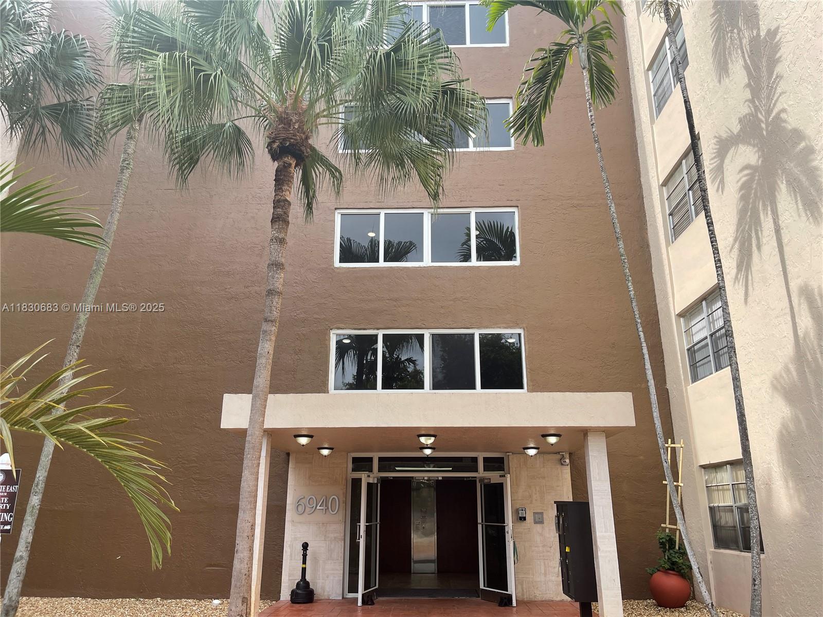 6940 Miami Gardens Dr # 329, Hialeah FL 33015