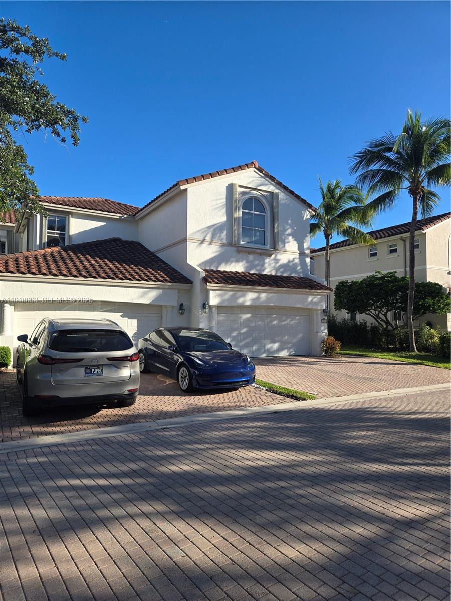 933 N Harbor Vw N, Hollywood FL 33019