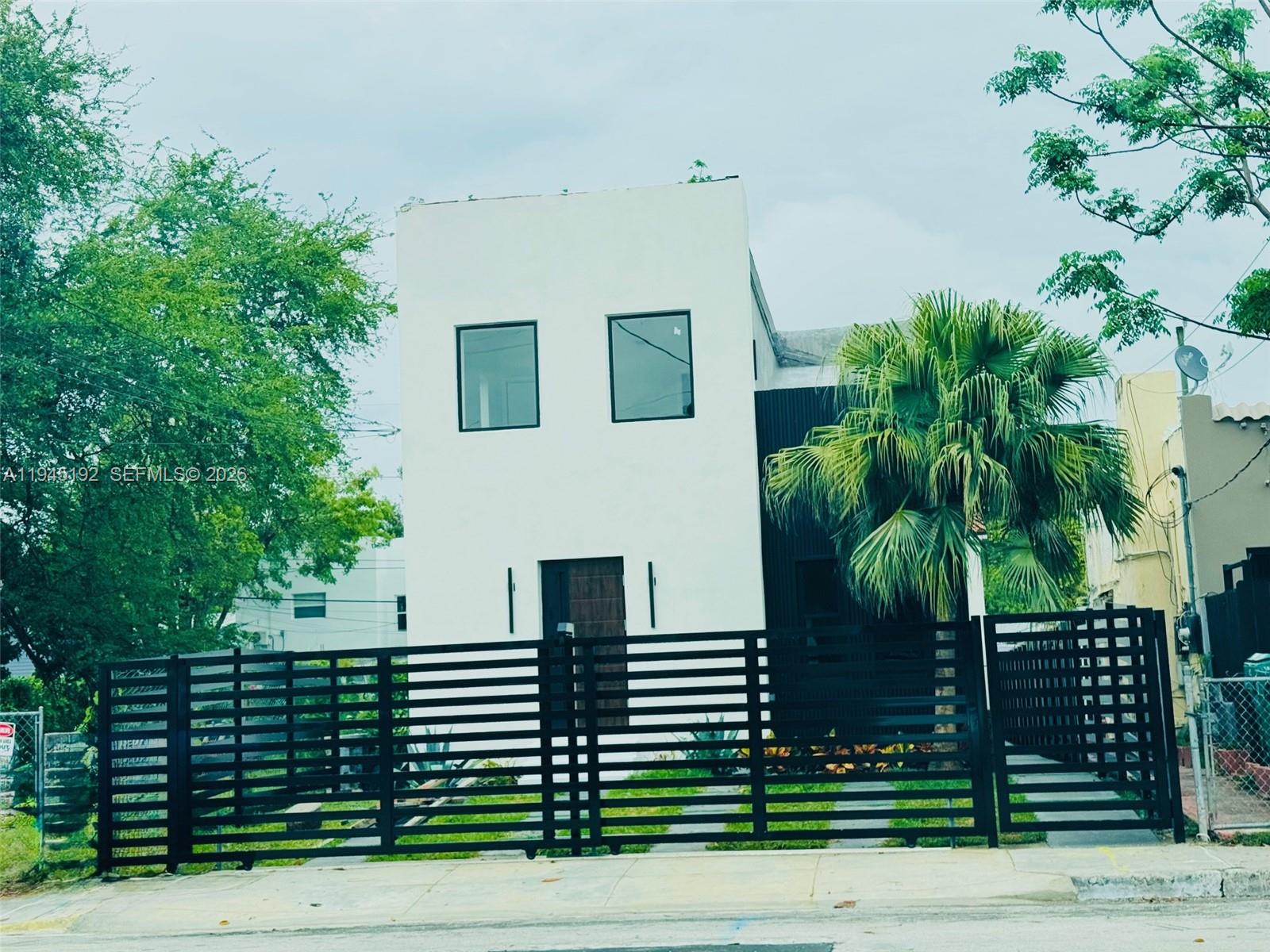 905 SW 13th Ct, Miami FL 33135