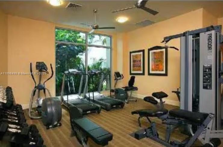 Fully equipped gym with hot tub, shower and lockers. — HOLLYWOOD, FL