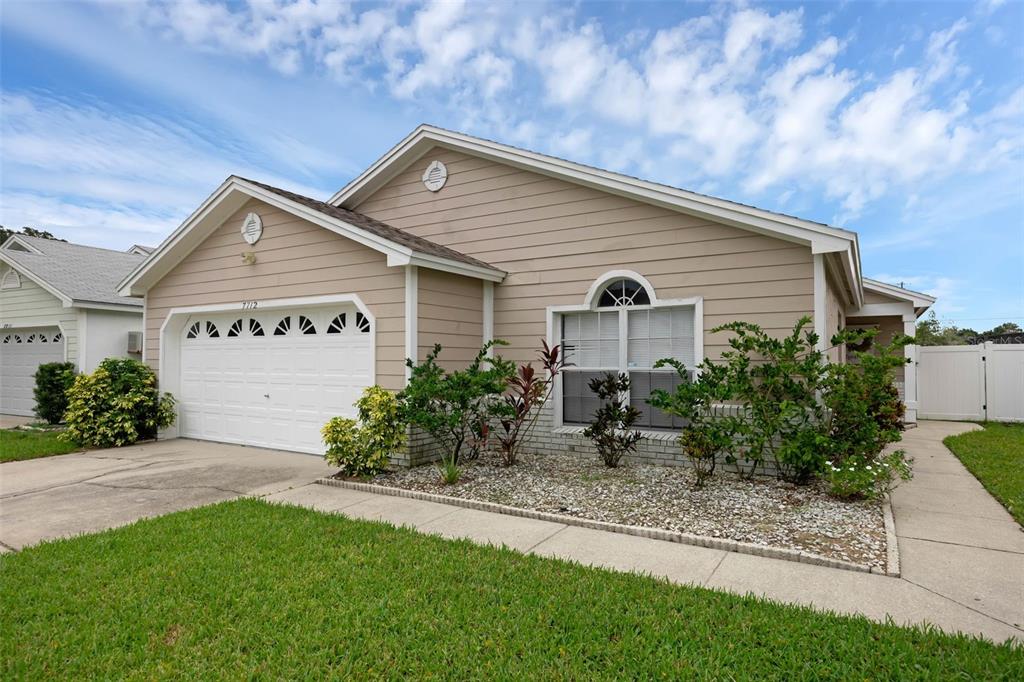 7712 WATER OAK COURT