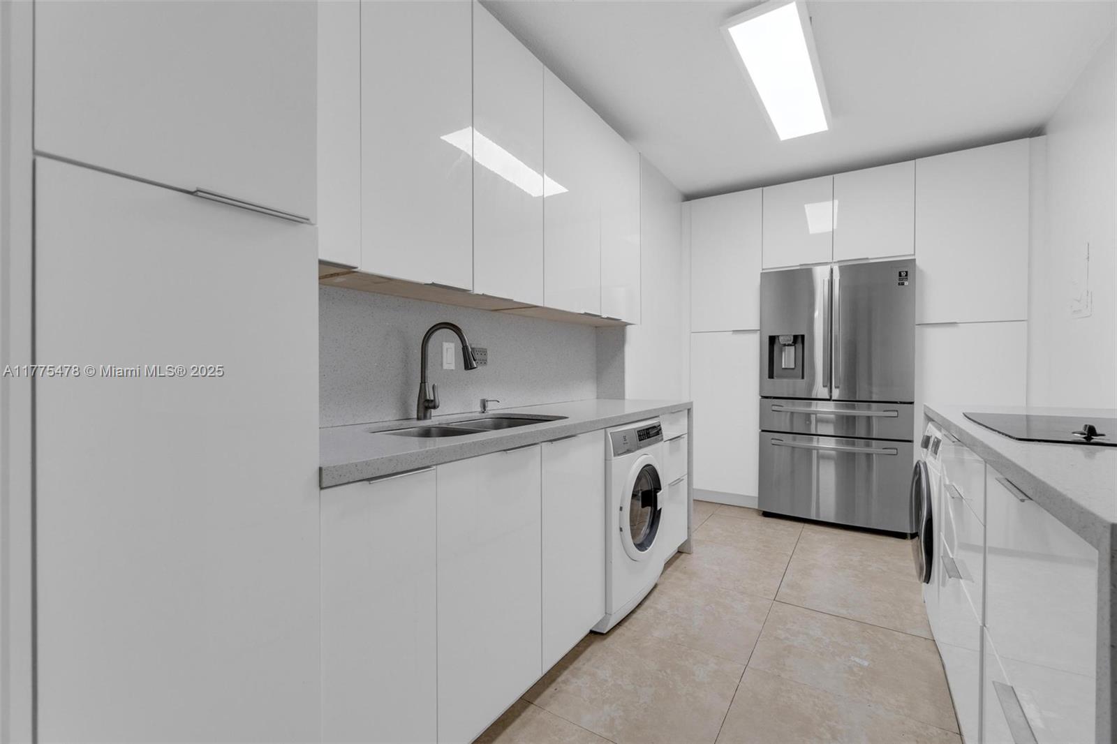 4200 Hillcrest # 307, Hollywood FL 33021